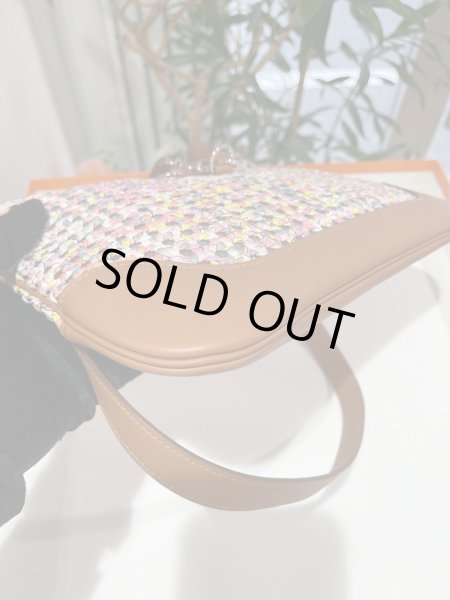 画像3: 【新品同様品】HERMES エルメス トリム31 シルキー スイフト×シルク マルチカラー シルバー金具 Z刻印 2021-2022 AW 日本未入荷 ショルダーバッグ メッセンジャーバッグ ポシェット レディース 女性用 ブランド 本革 レザー ピンク 希少 レア プレゼント バック (3)