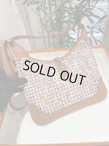 画像1: 【新品同様品】HERMES エルメス トリム31 シルキー スイフト×シルク マルチカラー シルバー金具 Z刻印 2021-2022 AW 日本未入荷 ショルダーバッグ メッセンジャーバッグ ポシェット レディース 女性用 ブランド 本革 レザー ピンク 希少 レア プレゼント バック (1)