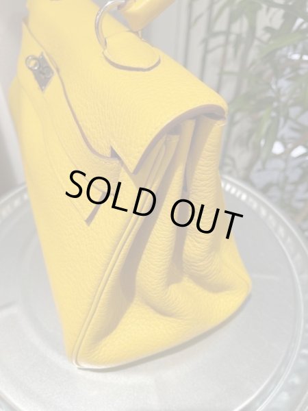 画像3: 【美品】HERMES エルメス ショルダーケリー トリヨンクレマンス ソレイユ シルバー金具 M刻印□ 中古 ハンドバッグ トートバッグ レディース 女性用 ブランド イエロー 黄色 本革 レザー カーフ 希少 レア プレゼント ギフト バック (3)