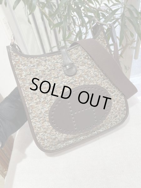 画像1: 【美品】HERMES エルメス エヴリン1 PM ヴィブラートスニップ×エバーカーフ エベーヌ シルバー金具 F刻印□ コンビ 中古 エブリン ショルダーバッグ ボディバッグ メッセンジャーバッグ レディース 女性用 ブランド 本革 レザー ブラウン 茶色 希少 レア バック (1)