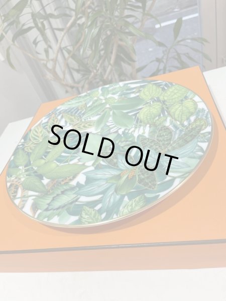 画像6: 【新品】【未使用品】HERMES エルメス タルトプラッター パシフォリア ラウンドプレート 植物柄 陶器 ホワイト×グリーン 2022年 新作 食器 皿 プレート インテリア 置物 ブランド 希少 レア プレゼント ギフト (6)