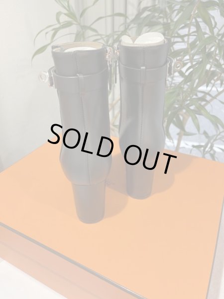 画像4: 【新品】【未使用品】HERMES エルメス ショートブーツ サンジェルマン 35.5 カーフスキン ブラック シルバー金具 ケリーバックル ブーティ アンクルブーツ 靴 レディース 女性用 ブランド レザー 黒 希少 レア プレゼント ギフト (4)