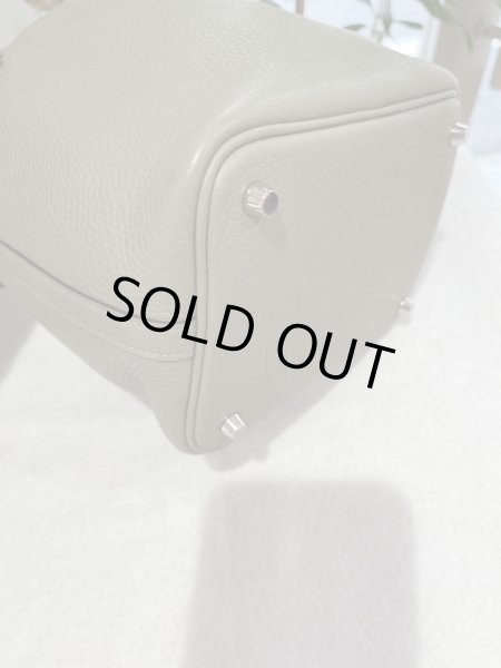 画像4: 【極美品】HERMES エルメス ピコタンロック 18 PM トリヨンクレマンス セージ シルバー金具 X刻印 別売り専用インナーピロー付き 中古 ハンドバッグ レディース 女性用 ブランド 本革 レザー カーフ グリーン グレー 希少 レア プレゼント ギフト バック (4)