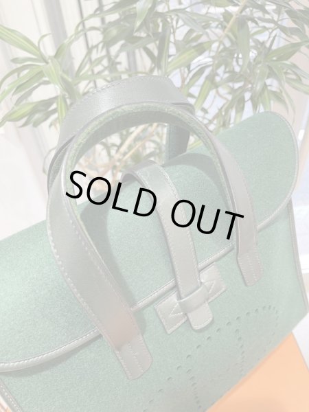 画像7: 【美品】HERMES エルメス フードゥ フェルト×レザー ダークグリーン ゴールド金具 F刻印□ヴィンテージ 中古 トートバッグ ハンドバッグ ボストンバッグ レディース 女性用 メンズ ブランド 本革 レザー カーフ 緑 希少 レア プレゼント ギフトバック (7)