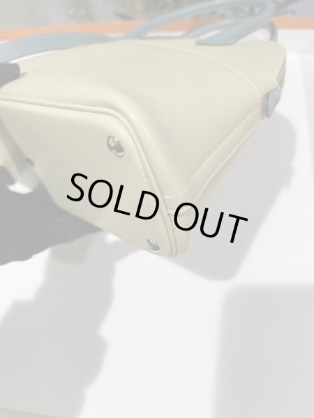 画像4: 【美品】HERMES エルメス ボリード27 バイカラー ボックスカーフ ブルージーン×パルシュマン シルバー金具 M刻印□ 中古 パーシュマン ハンドバッグ ショルダーバッグ 2WAYバッグ レディース 女性用 本革 レザー ブルー ベージュ ブランド レア プレゼント バック (4)