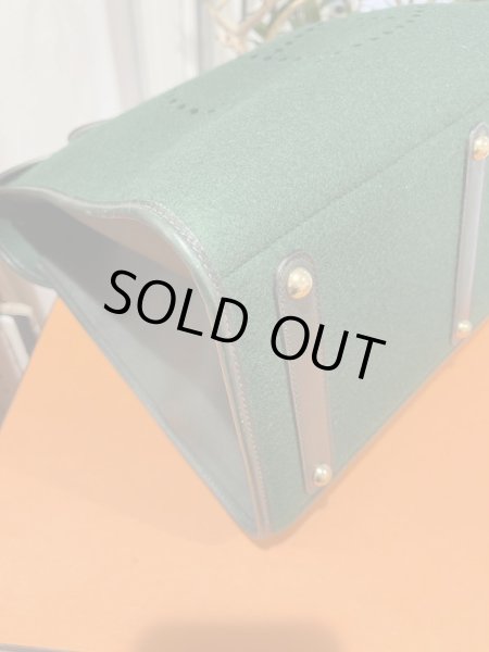 画像4: 【美品】HERMES エルメス フードゥ フェルト×レザー ダークグリーン ゴールド金具 F刻印□ヴィンテージ 中古 トートバッグ ハンドバッグ ボストンバッグ レディース 女性用 メンズ ブランド 本革 レザー カーフ 緑 希少 レア プレゼント ギフトバック (4)