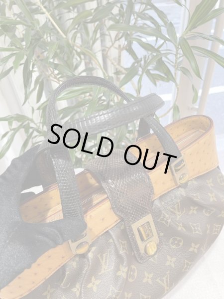 画像3: 【専用ページ】【極美品】LOUIS VUITTON ルイ・ヴィトン M95091 オスカー モノグラム ワルツ エキゾチックライン リザード×オーストリッチ×パイソン×レザー×タイガーアイ 中古 ハンドバッグ ショルダーバッグ 2WAYバッグ レディース 女性用 レザー ブランド 希少 レア バック (3)