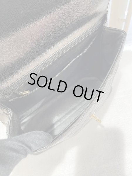 画像8: 【極美品】CHANEL シャネル A12397 マトラッセ ハンドバッグ キャビアスキン ブラック ゴールド金具 ケリー型 ヴィンテージ 中古 トートバッグ パーティバッグ レディース 女性用 ブランド 本革 レザー 黒 カーフ 希少 レア プレゼント ギフト バック ビンテージ (8)