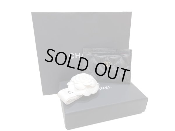画像2: 【新品】【未使用品】24C 新作 CHANEL シャネル AP0213 Y01864 C3906 マトラッセ クラシック カードケース グレインド カーフスキン ブラック ゴールド金具 パスケース 名刺入れ 定期入れ レディース 女性用 ブランド 本革 レザー 黒 希少 レア プレゼント ギフト (2)