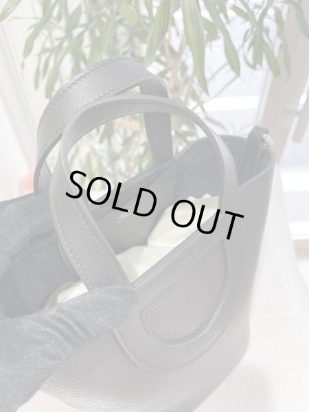 画像4: 【新品】【未使用品】HERMES エルメス インザループ 18 トリヨンクレマンス×スイフト ブラック シルバー金具 B刻印 ハンドバッグ レディース 女性用 ブランド 本革 レザー カーフ 黒 希少 レア プレゼント ギフト バック (4)