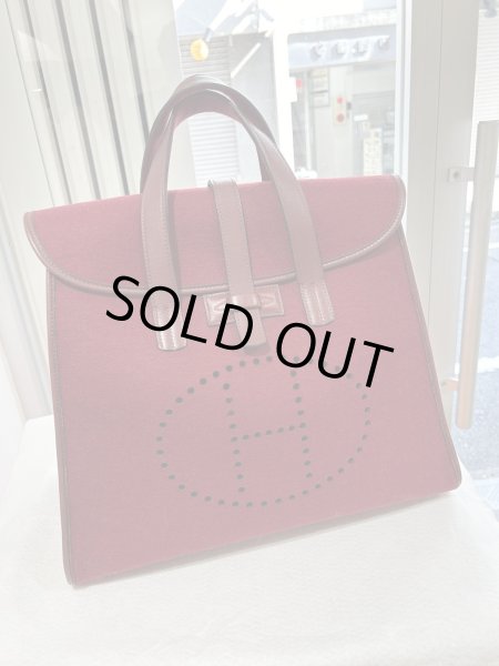 画像1: 【美品】HERMES エルメス フードゥ フェルト×レザー ルージュアッシュ ゴールド金具 Z刻印〇 ヴィンテージ レッド 中古 トートバッグ ハンドバッグ ボストンバッグ レディース 女性用 メンズ ブランド 本革 レザー カーフ 赤 希少 レア プレゼント ギフトバック (1)