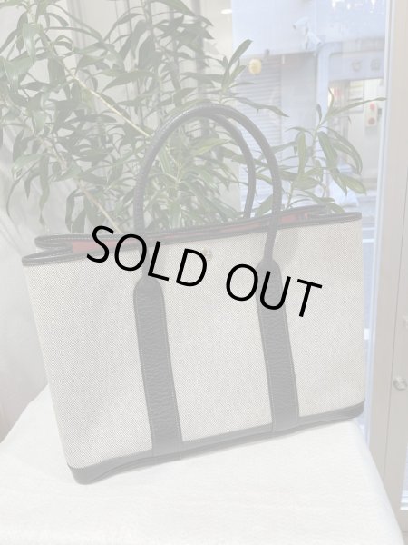 画像2: 【極美品】HERMES エルメス ガーデンパーティ 36 PM ボルデュック トワルアッシュ×ブッフル グレー シルバー金具 リボン柄 2006年限定 中古 ハンドバッグ トートバッグ レディース 女性用 本革 レザー ブラック ブランド 黒 希少 レア プレゼント ギフト バック (2)