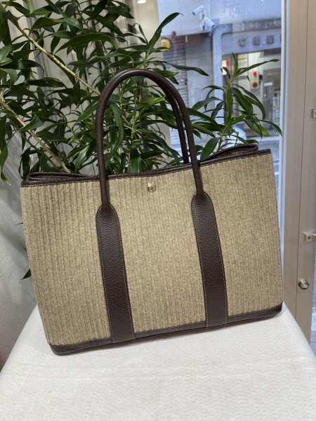 画像1: 【新品同様品】HERMES エルメス ガーデンパーティ 36 PM プリーツフェルト×ブッフル マロン シルバー金具 J刻印□ ブラウン 中古 ハンドバッグ トートバッグ レディース 女性用 本革 レザー カーフ ブランド 茶色 希少 レア プレゼント ギフト バック (1)