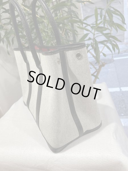 画像4: 【極美品】HERMES エルメス ガーデンパーティ 36 PM ボルデュック トワルアッシュ×ブッフル グレー シルバー金具 リボン柄 2006年限定 中古 ハンドバッグ トートバッグ レディース 女性用 本革 レザー ブラック ブランド 黒 希少 レア プレゼント ギフト バック (4)