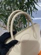 画像4: 【美品】HERMES エルメス ボリード35 トリヨンクレマンス パルシュマン ゴールド金具 G刻印□ ベージュ ヴィンテージ パーシュマン 中古 ハンドバッグ ショルダーバッグ 2WAYバッグ レディース 女性用 本革 レザー カーフ ブランド 希少 レア プレゼント ギフト バック (4)