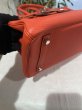 画像6: 【美品】HERMES エルメス バーキン 30 バーキン 30 トゴ カプシーヌ シルバー金具 O刻印□ レッド オレンジ 中古 ハンドバッグ トートバッグ レディース 女性用 ブランド 赤 本革 レザー カーフ 希少 レア プレゼント ギフト バック (6)