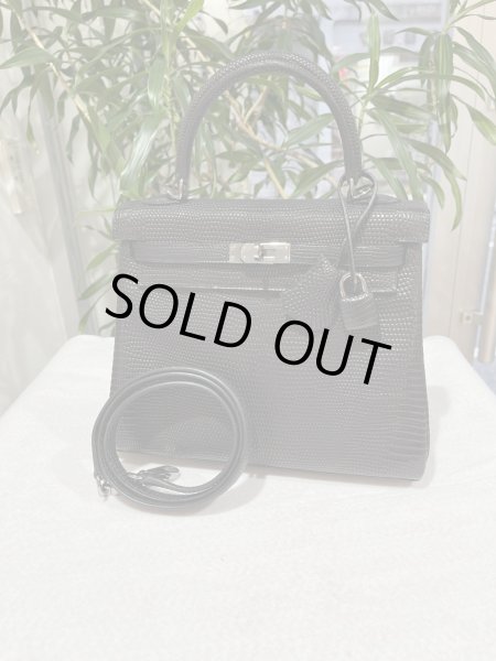 画像1: 【新品同様品】HERMES エルメス ケリー 25 内縫い リザードマット ブラック ルテニウム金具 J刻印□ ヴィンテージ エキゾチックレザー 中古 ハンドバッグ ショルダーバッグ 2WAYバッグ 本革 ブランド 黒 レディース 女性用 希少 レア プレゼント ギフト バック (1)