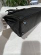 画像7: 【新品同様品】HERMES エルメス ケリー 25 内縫い リザードマット ブラック ルテニウム金具 J刻印□ ヴィンテージ エキゾチックレザー 中古 ハンドバッグ ショルダーバッグ 2WAYバッグ 本革 ブランド 黒 レディース 女性用 希少 レア プレゼント ギフト バック (7)