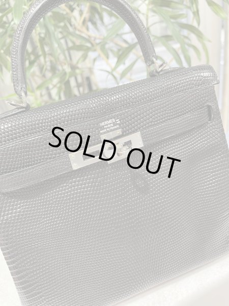 画像4: 【新品同様品】HERMES エルメス ケリー 25 内縫い リザードマット ブラック ルテニウム金具 J刻印□ ヴィンテージ エキゾチックレザー 中古 ハンドバッグ ショルダーバッグ 2WAYバッグ 本革 ブランド 黒 レディース 女性用 希少 レア プレゼント ギフト バック (4)