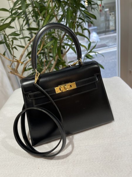 画像1: 【美品】HERMES エルメス ミニケリー 外縫い ボックスカーフ ブラック ゴールド金具 Y刻印〇 ヴィンテージ 中古 ハンドバッグ ショルダーバッグ 2WAYバッグ ポシェット レディース 女性用 ブランド 本革 レザー カーフ 黒 希少 レア バック (1)