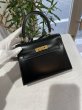 画像2: 【美品】HERMES エルメス ミニケリー 外縫い ボックスカーフ ブラック ゴールド金具 Y刻印〇 ヴィンテージ 中古 ハンドバッグ ショルダーバッグ 2WAYバッグ ポシェット レディース 女性用 ブランド 本革 レザー カーフ 黒 希少 レア バック (2)