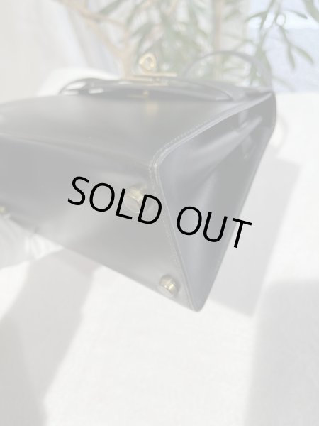 画像10: 【美品】HERMES エルメス ミニケリー 外縫い ボックスカーフ ブラック ゴールド金具 Y刻印〇 ヴィンテージ 中古 ハンドバッグ ショルダーバッグ 2WAYバッグ ポシェット レディース 女性用 ブランド 本革 レザー カーフ 黒 希少 レア バック (10)