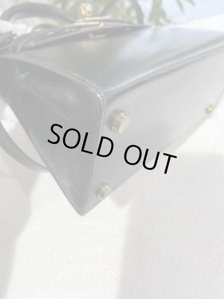 画像9: 【美品】HERMES エルメス ミニケリー 外縫い ボックスカーフ ブラック ゴールド金具 Y刻印〇 ヴィンテージ 中古 ハンドバッグ ショルダーバッグ 2WAYバッグ ポシェット レディース 女性用 ブランド 本革 レザー カーフ 黒 希少 レア バック (9)