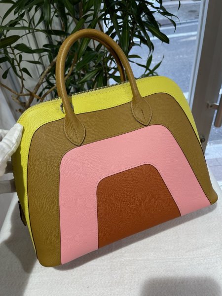 画像2: 【美品】HERMES エルメス ボリード 1923 30 レインボー ヴォーエプソン マルチカラー シルバー金具 A刻印 ライム×セサミ×ローズコンフェッティ×テールバテュー 中古 ハンドバッグ ショルダーバッグ 2WAYバッグ レディース 女性用 レザー ブランド レア プレゼント (2)