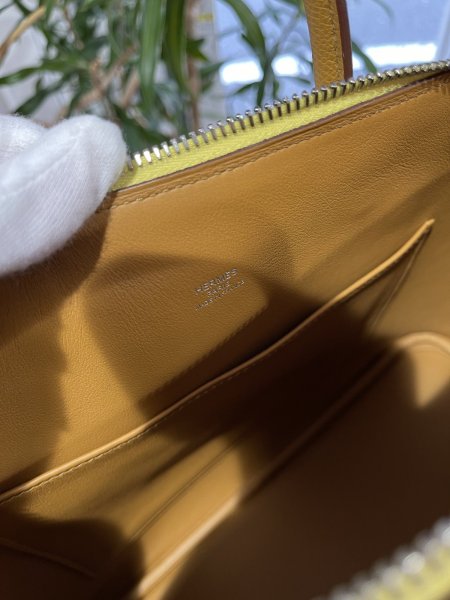 画像8: 【美品】HERMES エルメス ボリード 1923 30 レインボー ヴォーエプソン マルチカラー シルバー金具 A刻印 ライム×セサミ×ローズコンフェッティ×テールバテュー 中古 ハンドバッグ ショルダーバッグ 2WAYバッグ レディース 女性用 レザー ブランド レア プレゼント (8)