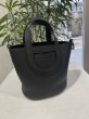 画像1: 【新品】【未使用品】HERMES エルメス インザループ 18 トリヨンクレマンス×スイフト ブラック シルバー金具 B刻印 ハンドバッグ レディース 女性用 ブランド 本革 レザー カーフ 黒 希少 レア プレゼント ギフト バック (1)