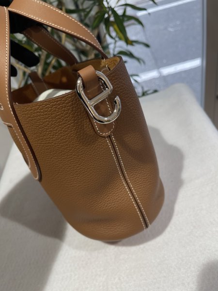 画像4: 【新品】【未使用品】HERMES エルメス インザループ 18 トリヨンクレマンス×スイフト ゴールド シルバー金具 B刻印 ハンドバッグ レディース 女性用 ブランド 本革 レザー カーフ ブラウン 茶色 希少 レア プレゼント ギフト バック (4)