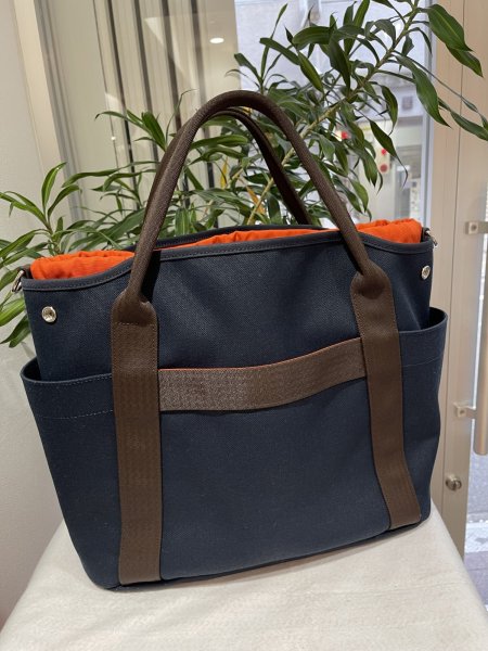画像2: 【新品同様品】HERMES エルメス 2WAYバッグ サックドパンサージュ グルーム ネイビー×オレンジ トワルシェブロン×レザー シルバー金具 Y刻印 中古 トート ショルダー ハンドバッグ レディース 女性用 ブランド 本革 レザ　カーフ 希少 レア プレゼント ギフト バック (2)