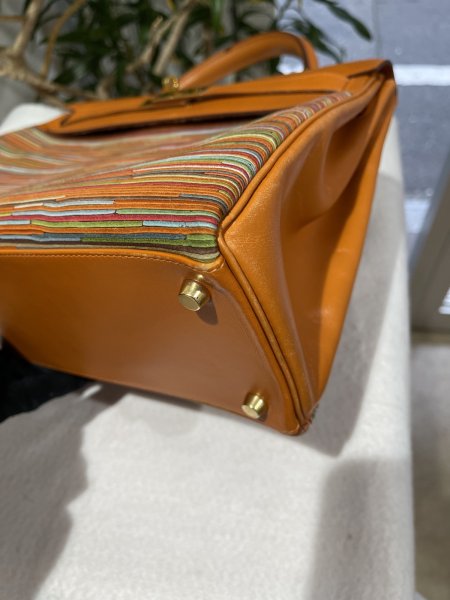 画像9: 【美品】HERMES エルメス ケリー 32 内縫い ボックスカーフ×ヴィブラート オレンジ ゴールド金具 I刻印□ コンビ 中古 ハンドバッグ ショルダーバッグ 2WAYバッグ レディース 女性用 ブランド ヴィンテージ 本革 レザー カーフ 希少 レア プレゼント ギフト バック (9)