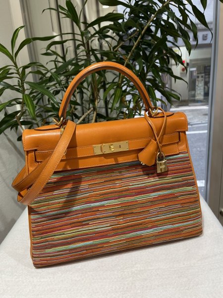 画像1: 【美品】HERMES エルメス ケリー 32 内縫い ボックスカーフ×ヴィブラート オレンジ ゴールド金具 I刻印□ コンビ 中古 ハンドバッグ ショルダーバッグ 2WAYバッグ レディース 女性用 ブランド ヴィンテージ 本革 レザー カーフ 希少 レア プレゼント ギフト バック (1)