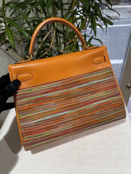 画像3: 【美品】HERMES エルメス ケリー 32 内縫い ボックスカーフ×ヴィブラート オレンジ ゴールド金具 I刻印□ コンビ 中古 ハンドバッグ ショルダーバッグ 2WAYバッグ レディース 女性用 ブランド ヴィンテージ 本革 レザー カーフ 希少 レア プレゼント ギフト バック (3)