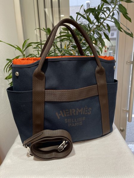 画像1: 【新品同様品】HERMES エルメス 2WAYバッグ サックドパンサージュ グルーム ネイビー×オレンジ トワルシェブロン×レザー シルバー金具 Y刻印 中古 トート ショルダー ハンドバッグ レディース 女性用 ブランド 本革 レザ　カーフ 希少 レア プレゼント ギフト バック (1)