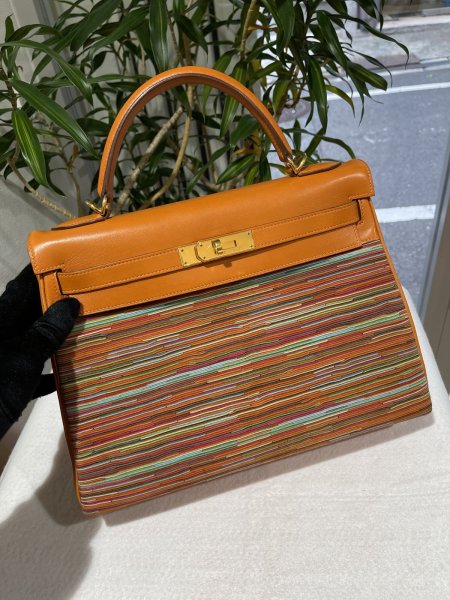 画像2: 【美品】HERMES エルメス ケリー 32 内縫い ボックスカーフ×ヴィブラート オレンジ ゴールド金具 I刻印□ コンビ 中古 ハンドバッグ ショルダーバッグ 2WAYバッグ レディース 女性用 ブランド ヴィンテージ 本革 レザー カーフ 希少 レア プレゼント ギフト バック (2)