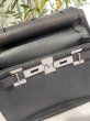 画像6: 【美品】HERMES エルメス ジプシエール 28 トリヨンクレマンス ブラック シルバー金具 O刻印□ 中古 ショルダーバッグ メッセンジャーバッグ 斜め掛け レディース 女性用 ブランド 本革 レザー カーフ 黒 希少 レア プレゼント ギフト バック (6)