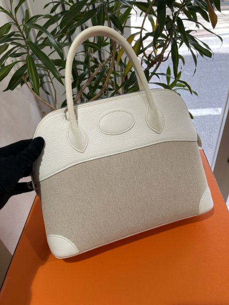 画像2: 【美品】HERMES エルメス ボリード 31 トリヨンクレマンス×トワルアッシュ ホワイト×ナチュラル シルバー金具 J刻印□ コンビ 中古 ハンドバッグ ショルダーバッグ 2WAYバッグ レディース 女性用 ブランド 本革 レザー カーフ 白 希少 レア バック (2)