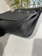画像10: 【美品】HERMES エルメス ジプシエール 28 トリヨンクレマンス ブラック シルバー金具 O刻印□ 中古 ショルダーバッグ メッセンジャーバッグ 斜め掛け レディース 女性用 ブランド 本革 レザー カーフ 黒 希少 レア プレゼント ギフト バック (10)