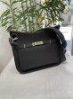 画像1: 【美品】HERMES エルメス ジプシエール 28 トリヨンクレマンス ブラック シルバー金具 O刻印□ 中古 ショルダーバッグ メッセンジャーバッグ 斜め掛け レディース 女性用 ブランド 本革 レザー カーフ 黒 希少 レア プレゼント ギフト バック (1)