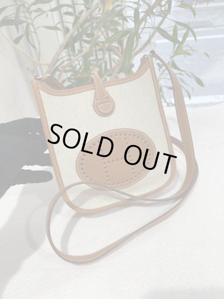 画像1: 【美品】HERMES エルメス エヴリン TPM クシュベル×トワルアッシュ コニャック×ナチュラル シルバー金具 H刻印□ コンビ 中古 ショルダーバッグ メッセンジャーバッグ レディース 女性用 ブランド 本革 レザー エプソン ブラウン 希少 レア プレゼント ギフト バック (1)