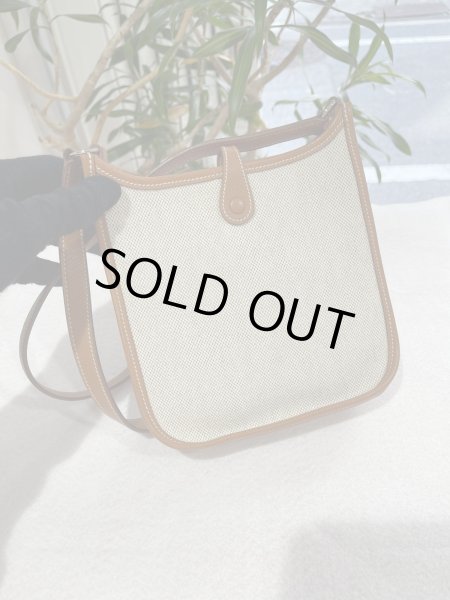 画像2: 【美品】HERMES エルメス エヴリン TPM クシュベル×トワルアッシュ コニャック×ナチュラル シルバー金具 H刻印□ コンビ 中古 ショルダーバッグ メッセンジャーバッグ レディース 女性用 ブランド 本革 レザー エプソン ブラウン 希少 レア プレゼント ギフト バック (2)