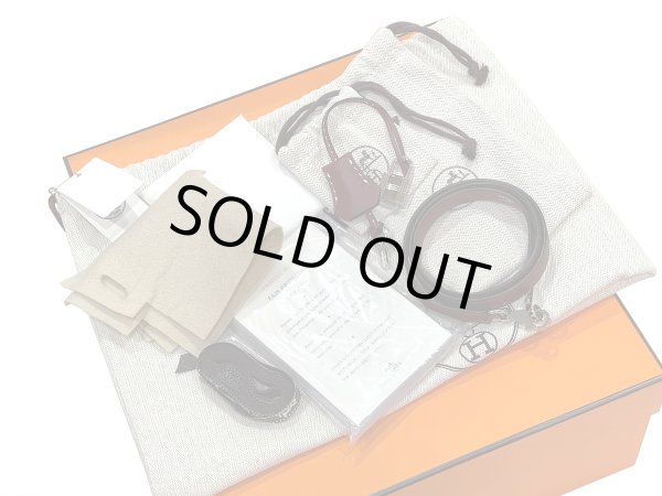 画像10: 【新品同様品】HERMES エルメス ケリー 28 外縫い Miss You ミスユー グレネムッシュ ルージュアッシュ シルバー金具 D刻印 コンビステッチ 中古 ハンドバッグ ショルダーバッグ 2WAYバッグ レディース 女性用 ブランド 本革 レザー 赤 レッド 希少 レア バック (10)