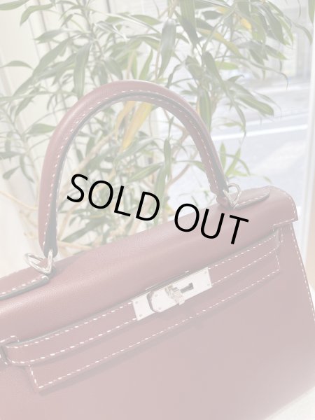 画像6: 【新品同様品】HERMES エルメス ケリー 28 外縫い Miss You ミスユー グレネムッシュ ルージュアッシュ シルバー金具 D刻印 コンビステッチ 中古 ハンドバッグ ショルダーバッグ 2WAYバッグ レディース 女性用 ブランド 本革 レザー 赤 レッド 希少 レア バック (6)