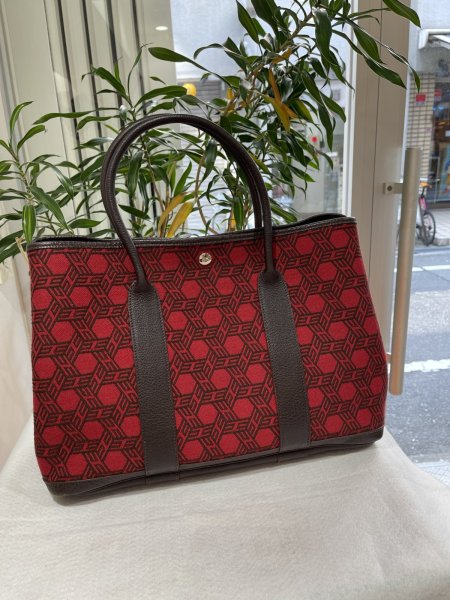画像1: 【美品】HERMES エルメス ガーデンパーティ 36 PM トワルソーアッシュ×ブッフル ルージュガランス シルバー金具 K刻印□ 中古 ハンドバッグ トートバッグ レディース 女性用 本革 レザー カーフ レッド 赤 ブランド 希少 レア プレゼント ギフト バック (1)