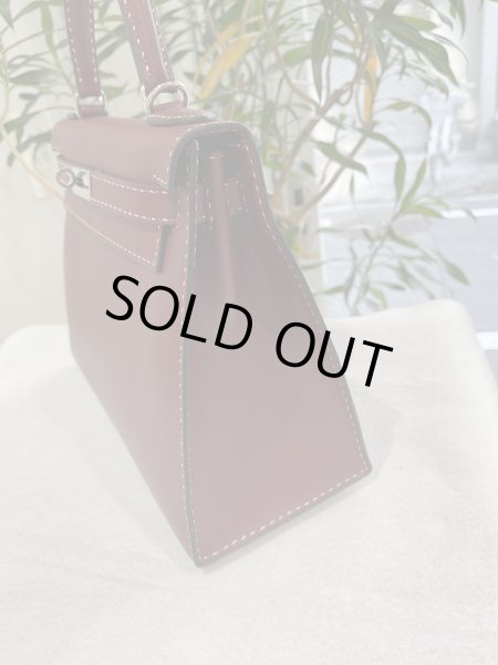画像5: 【新品同様品】HERMES エルメス ケリー 28 外縫い Miss You ミスユー グレネムッシュ ルージュアッシュ シルバー金具 D刻印 コンビステッチ 中古 ハンドバッグ ショルダーバッグ 2WAYバッグ レディース 女性用 ブランド 本革 レザー 赤 レッド 希少 レア バック (5)