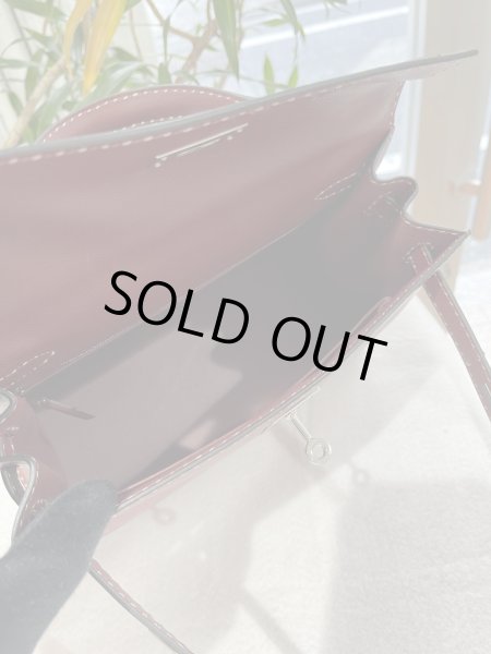 画像7: 【新品同様品】HERMES エルメス ケリー 28 外縫い Miss You ミスユー グレネムッシュ ルージュアッシュ シルバー金具 D刻印 コンビステッチ 中古 ハンドバッグ ショルダーバッグ 2WAYバッグ レディース 女性用 ブランド 本革 レザー 赤 レッド 希少 レア バック (7)