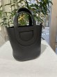 画像1: 【新品】【未使用品】HERMES エルメス インザループ 18 トリヨンクレマンス×スイフト ブラック シルバー金具 W刻印 ハンドバッグ レディース 女性用 ブランド 本革 レザー カーフ 黒 希少 レア プレゼント ギフト バック (1)