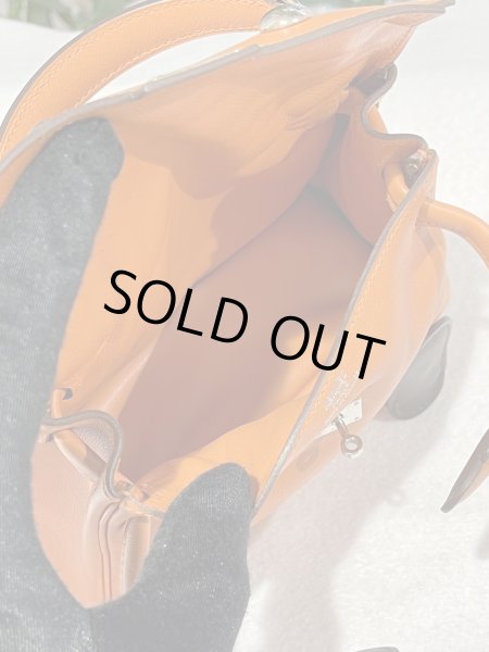 画像8: 【新品同様品】HERMES エルメス ケリードール ヴォーガリバー オレンジ シルバー金具 D刻印□ ヴィンテージ 中古 ハンドバッグ ショルダーバッグ 2WAYバッグ 本革 レザー カーフ スイフト レディース 女性用 ブランド 希少 レア プレゼント ギフト バック (8)